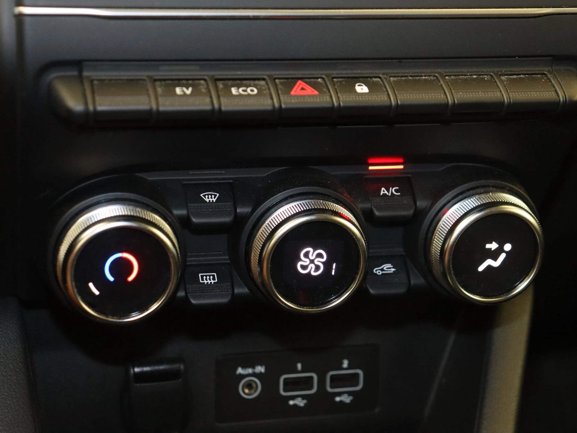 Renault-Clio-image-18