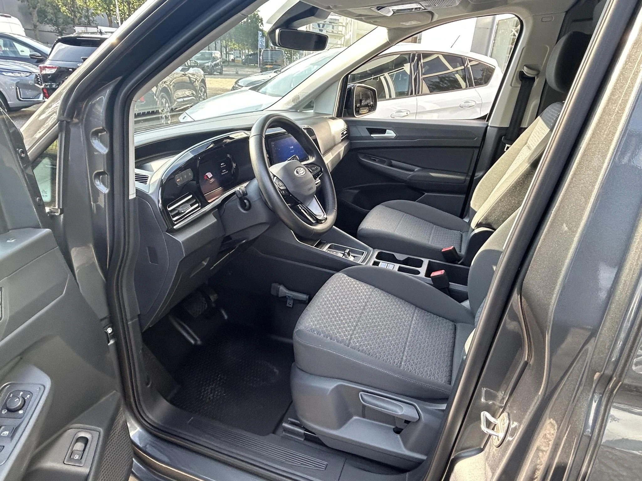 Ford-Transit Connect-image-8