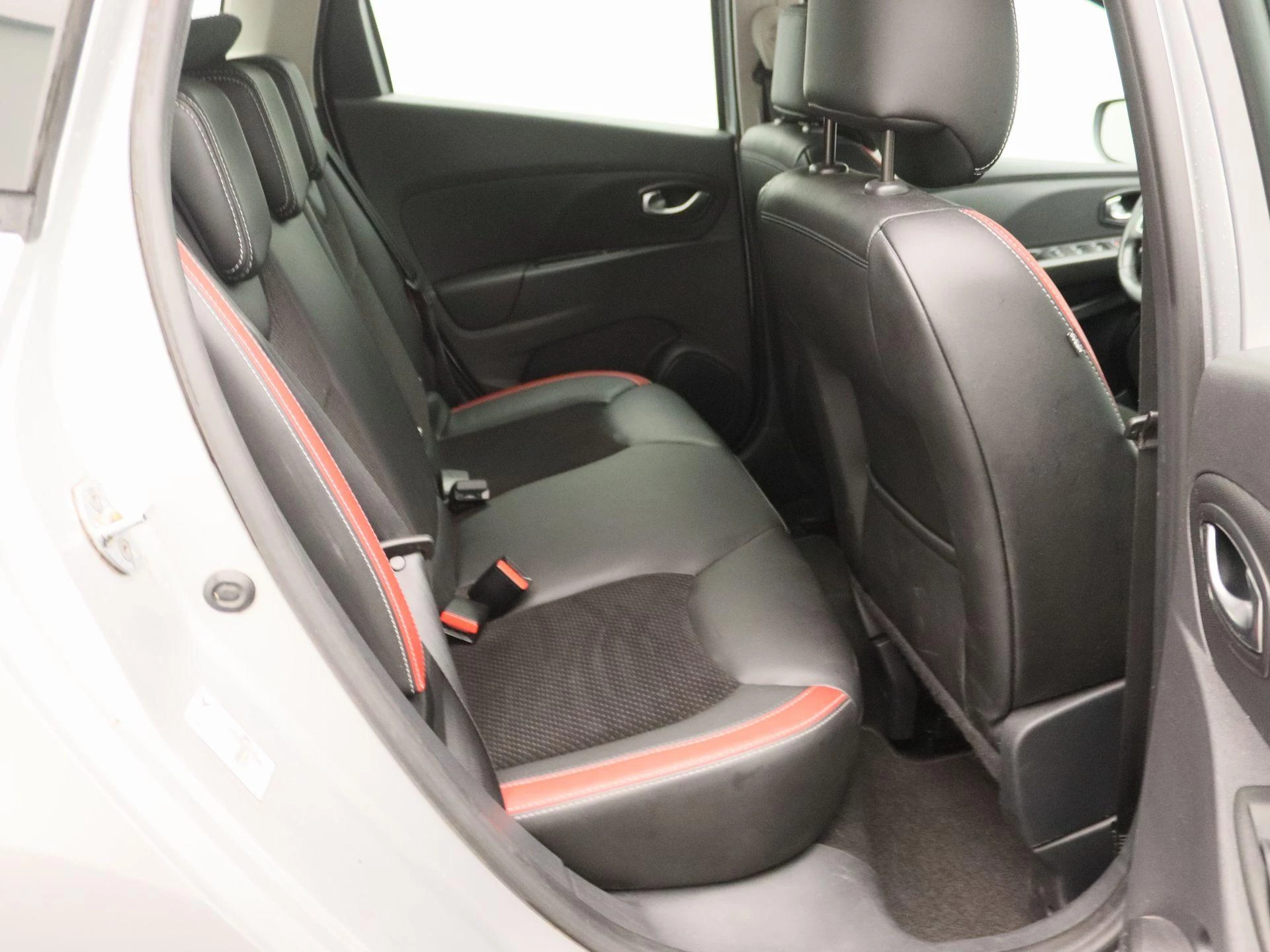 Renault-Clio-image-23