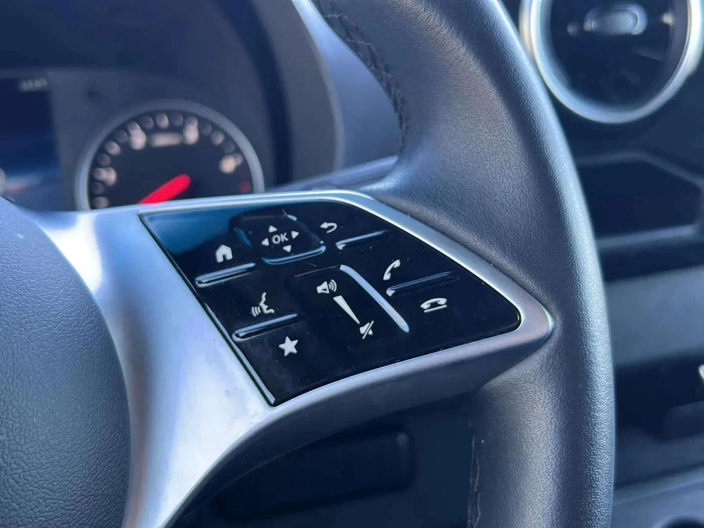 Mercedes-Benz-Sprinter-image-13