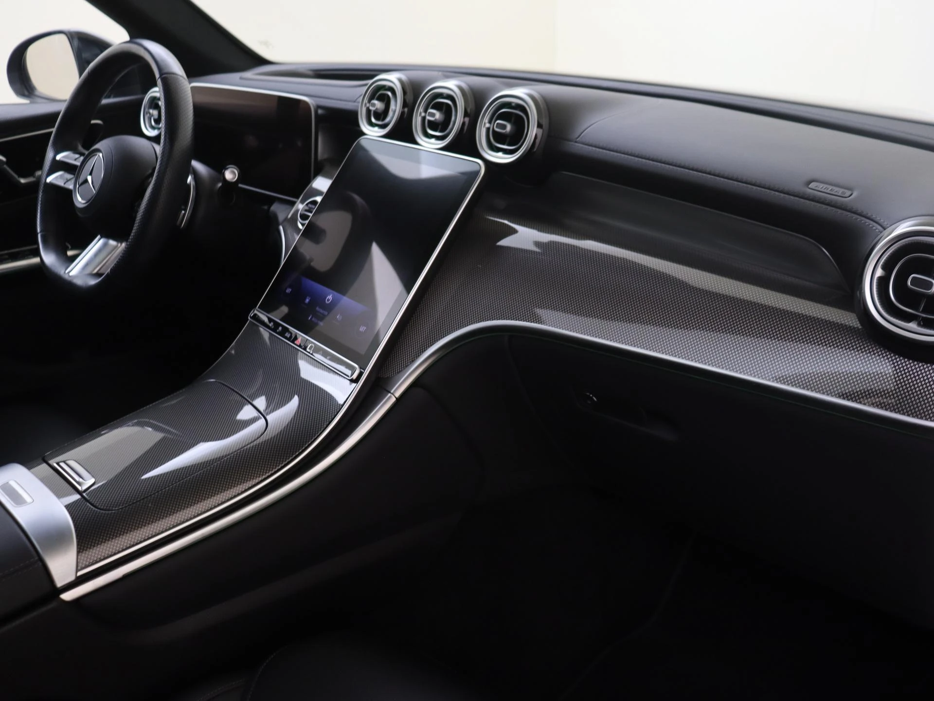 Mercedes-Benz-GLC-image-4