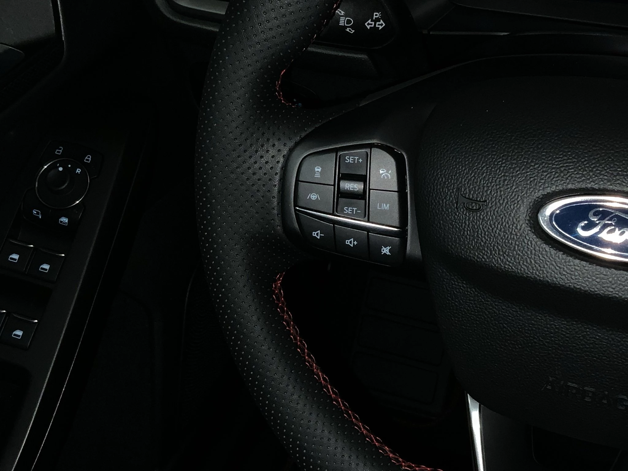 Ford Focus ST-Line X Turnier Aut.*AHK*ACC*HUD*KAM*NAVI*WINTER-PKT.