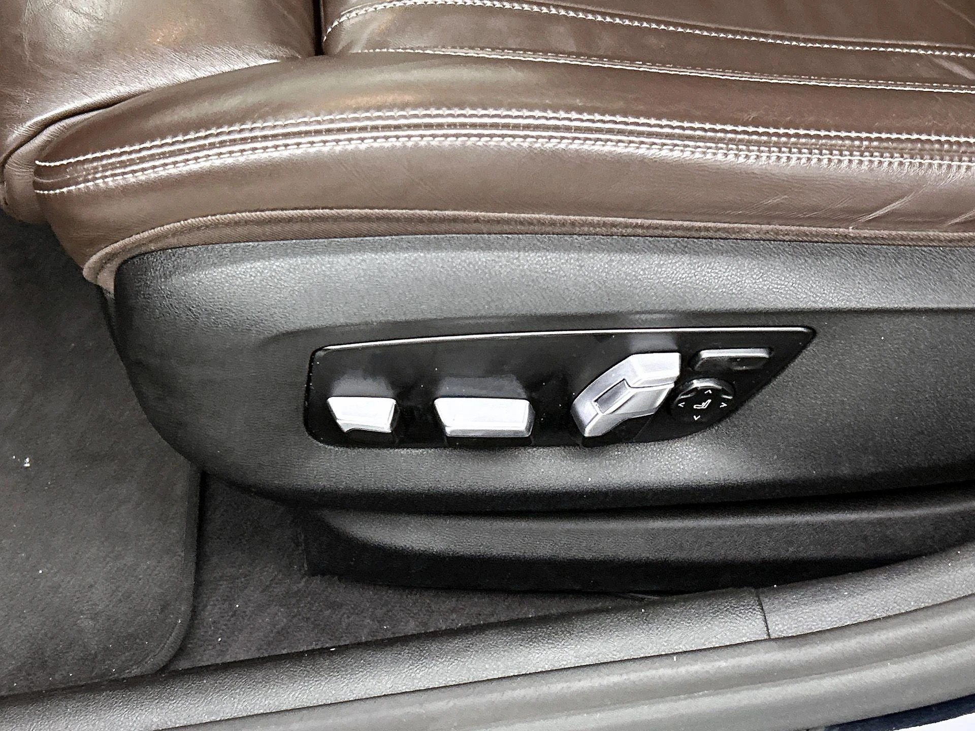 BMW-5 Serie-image-21