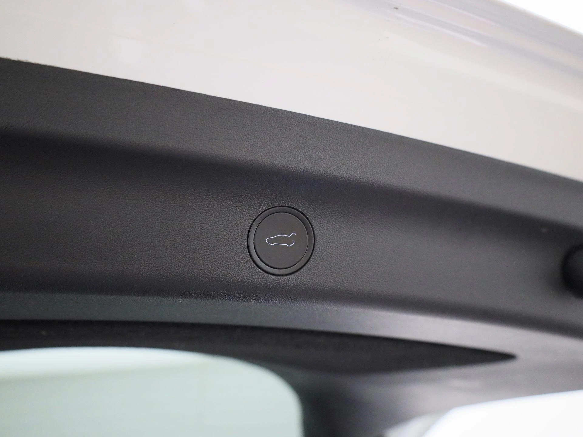 Tesla-Model Y-image-14