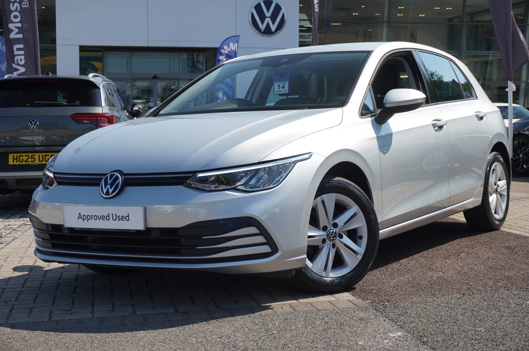 Volkswagen-Golf-image-36