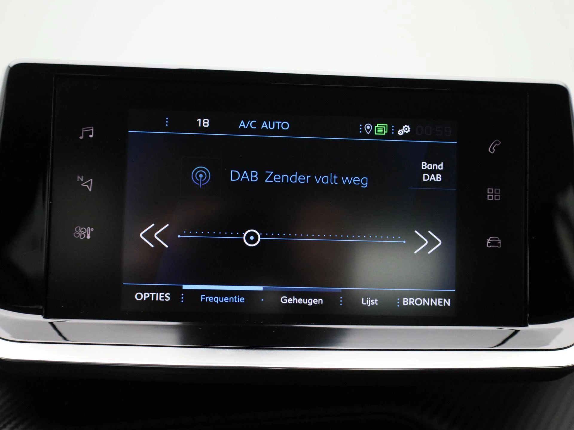 Peugeot-2008-image-13