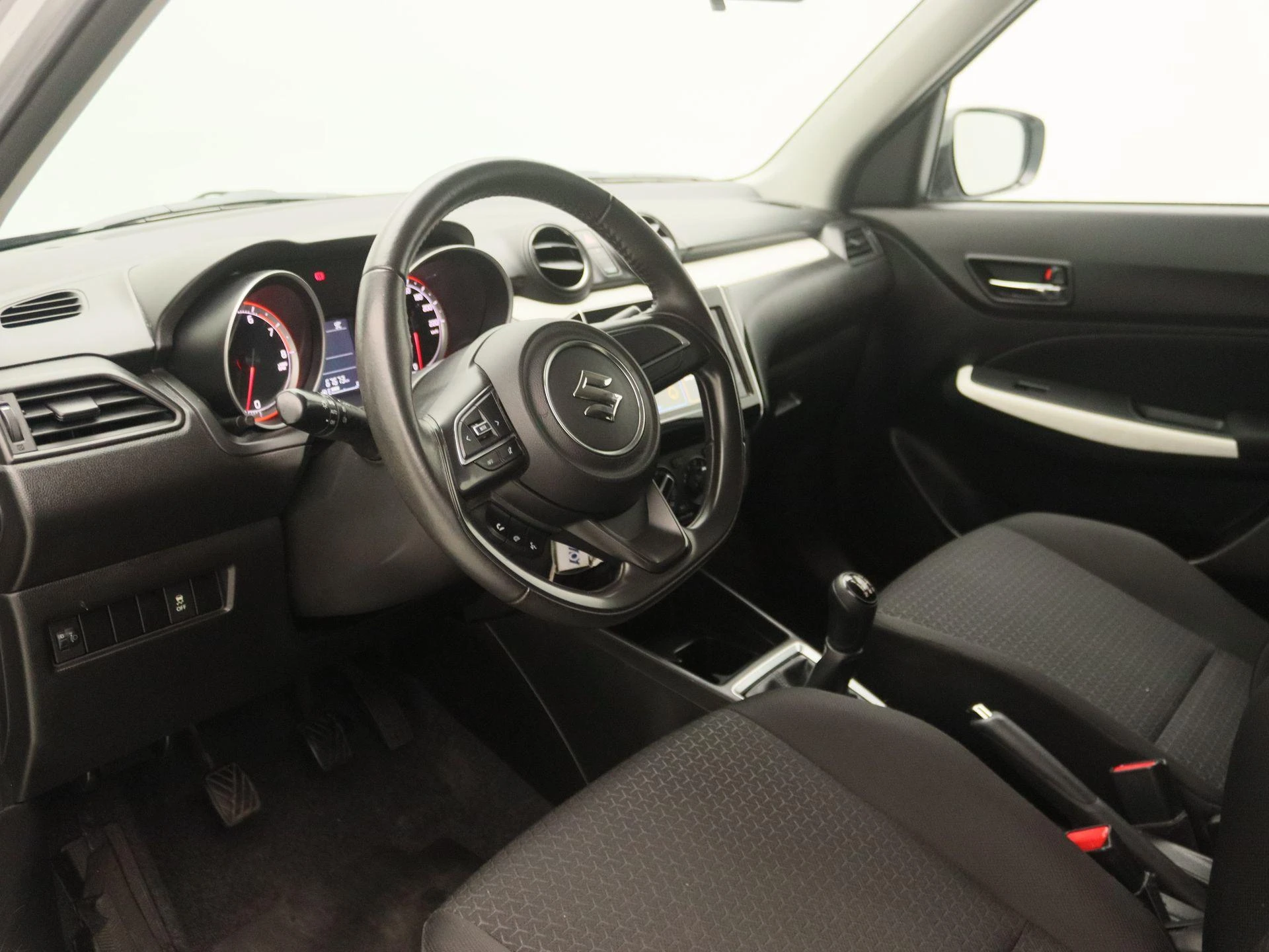Suzuki-Swift-image-19