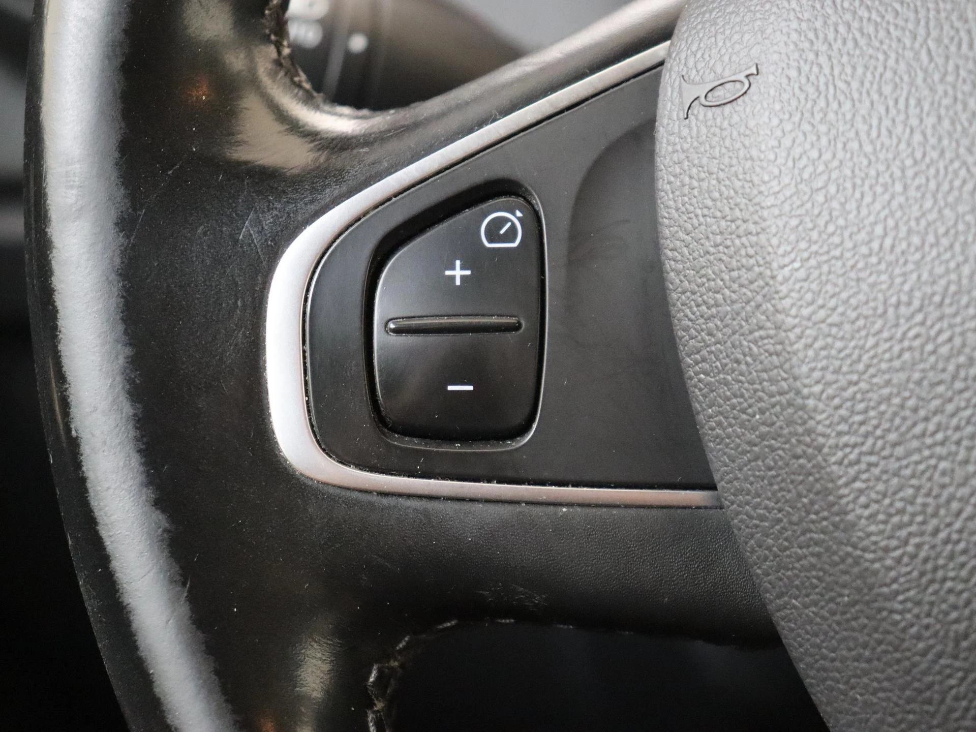 Renault-Captur-image-12