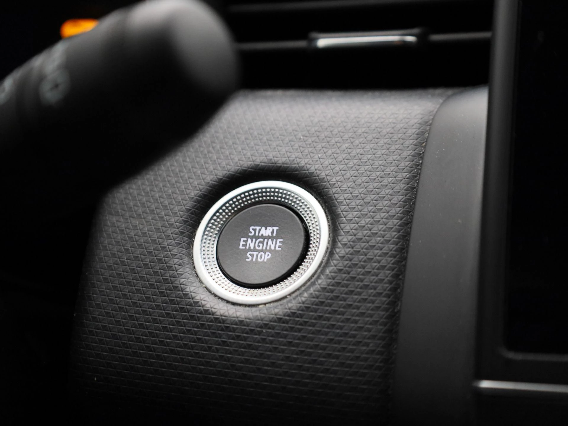 Renault-Clio-image-18