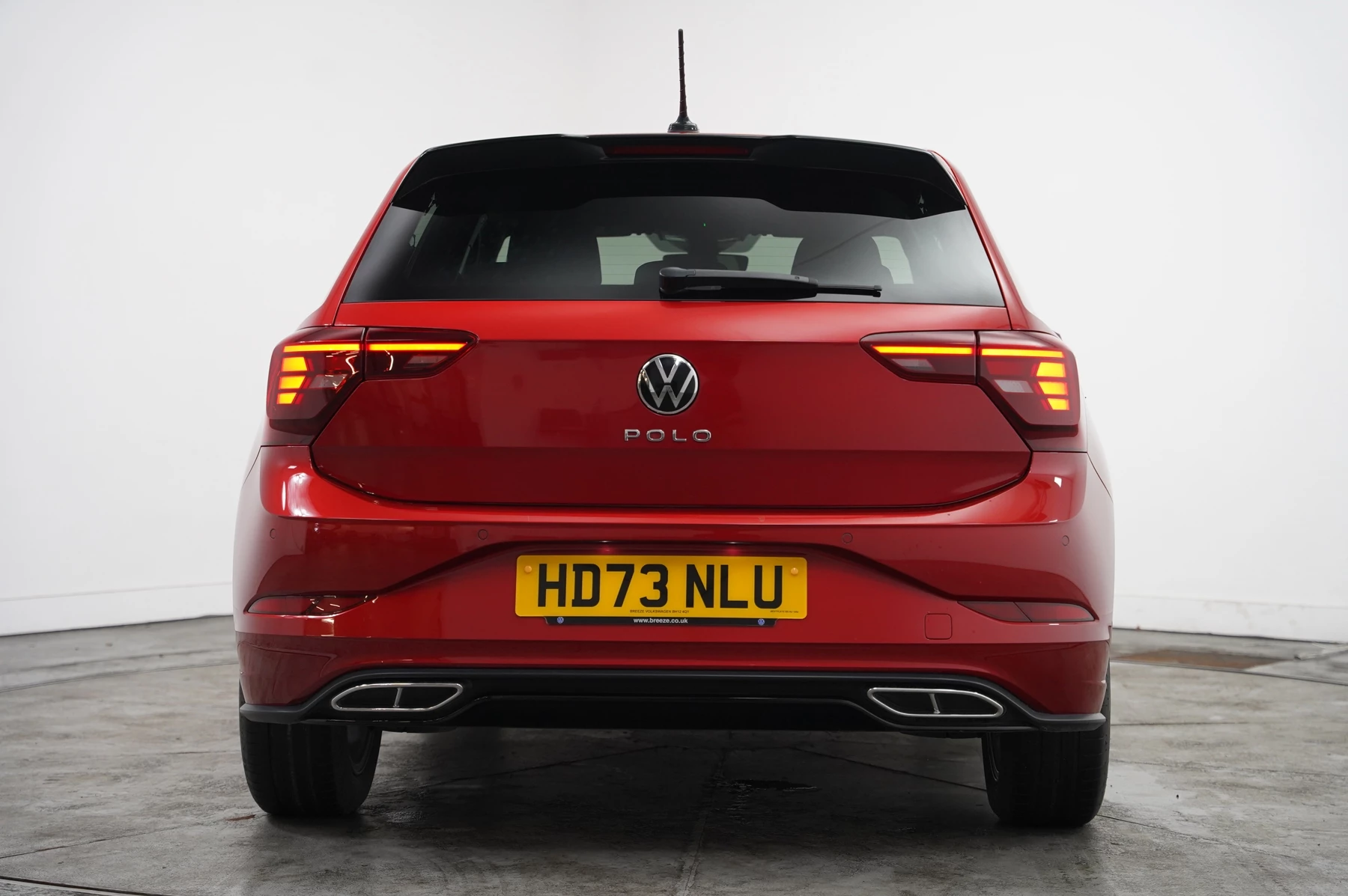 Volkswagen-Polo-image-12