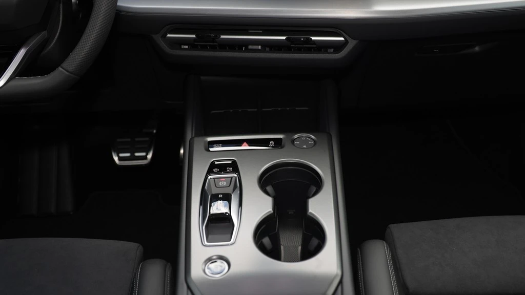 Audi-Q4 e-tron-image-17