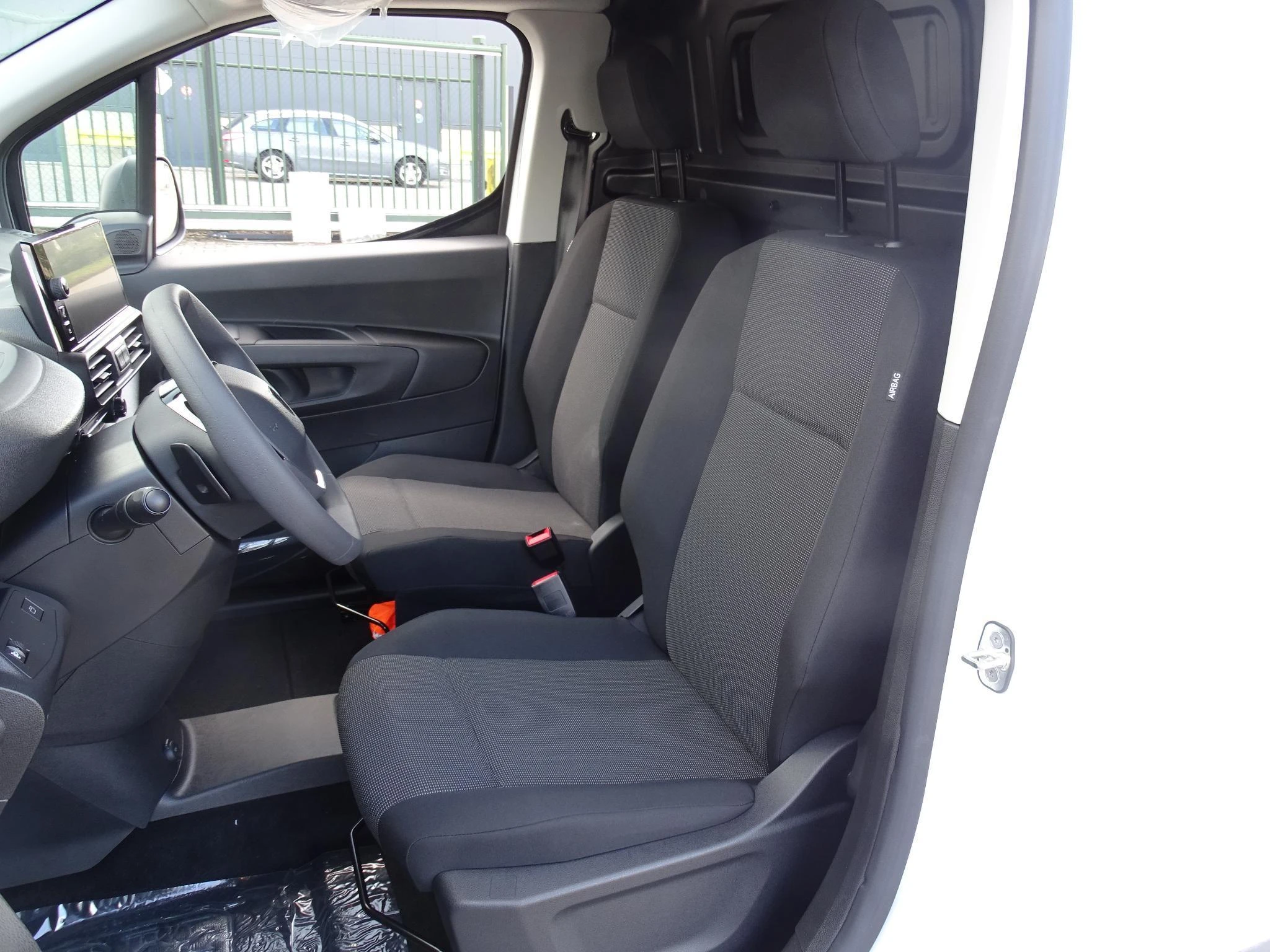 Peugeot-Partner-image-11