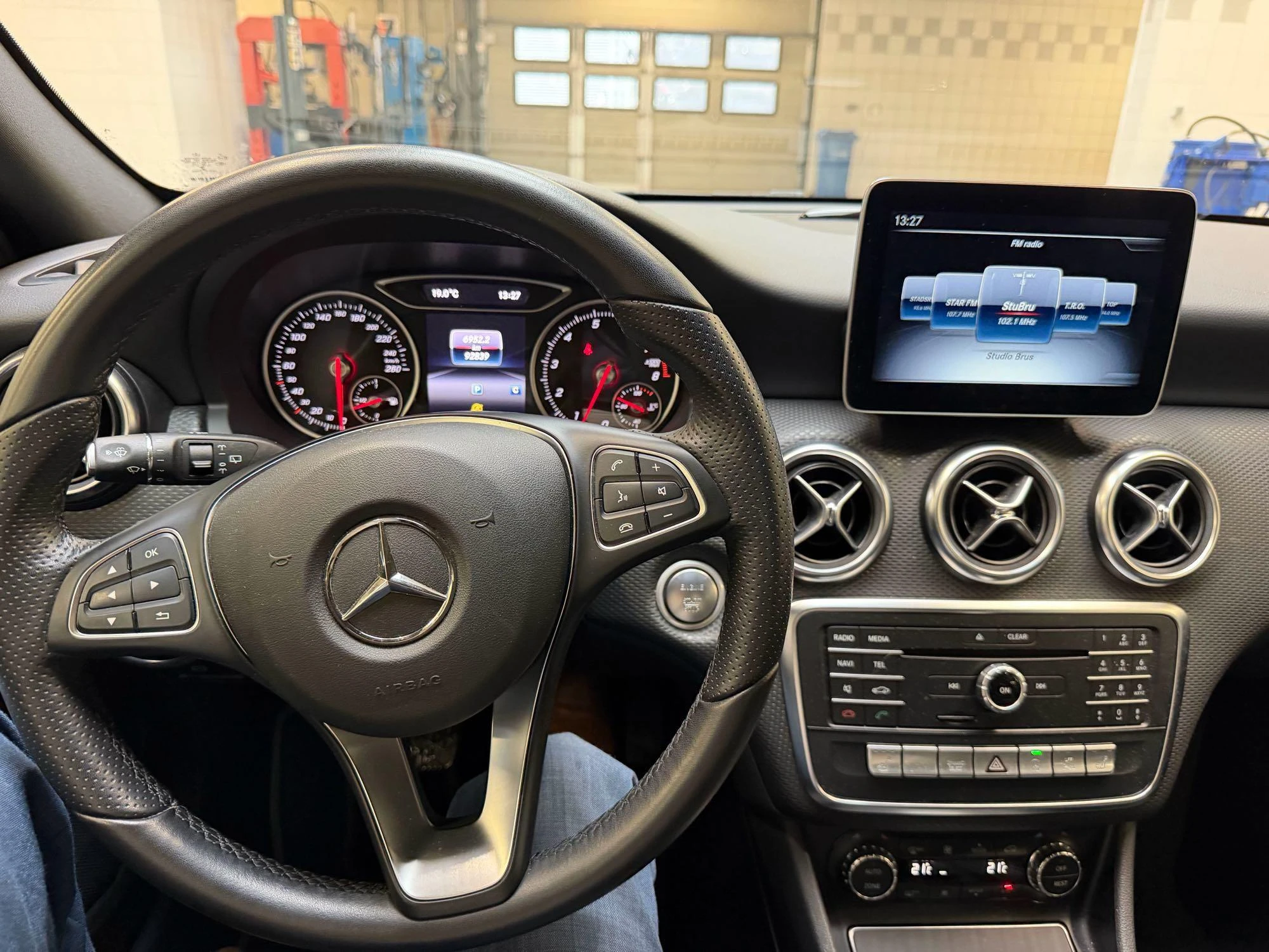 Mercedes-Benz-A-Klasse-image-2