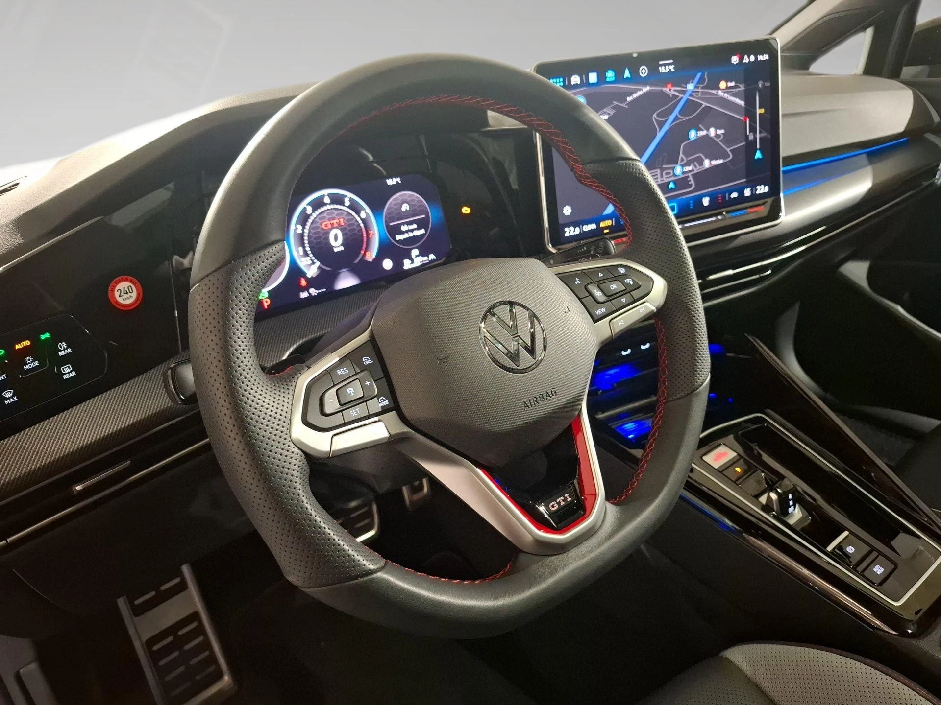 Volkswagen-Golf-image-7