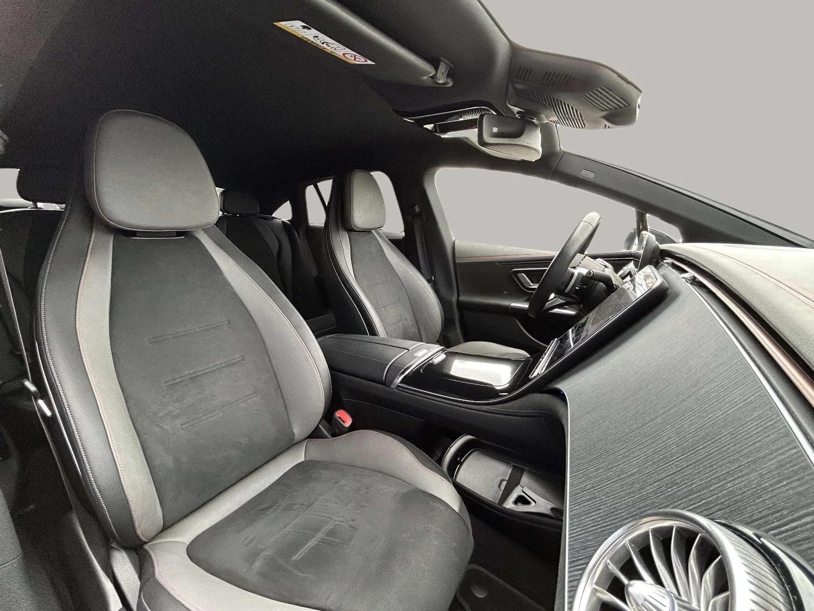 Mercedes-Benz-EQE-image-13