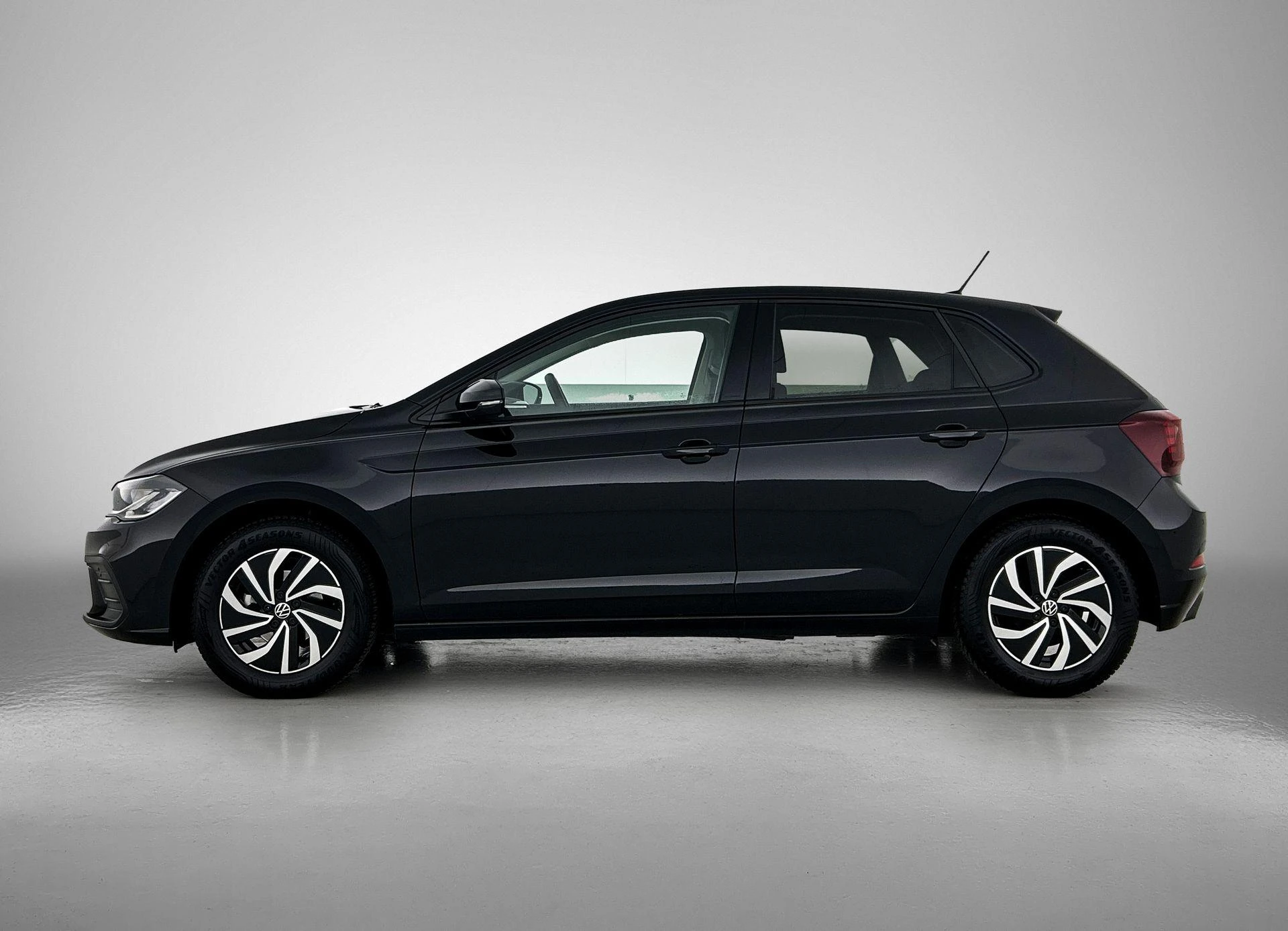 Volkswagen-Polo-image-1