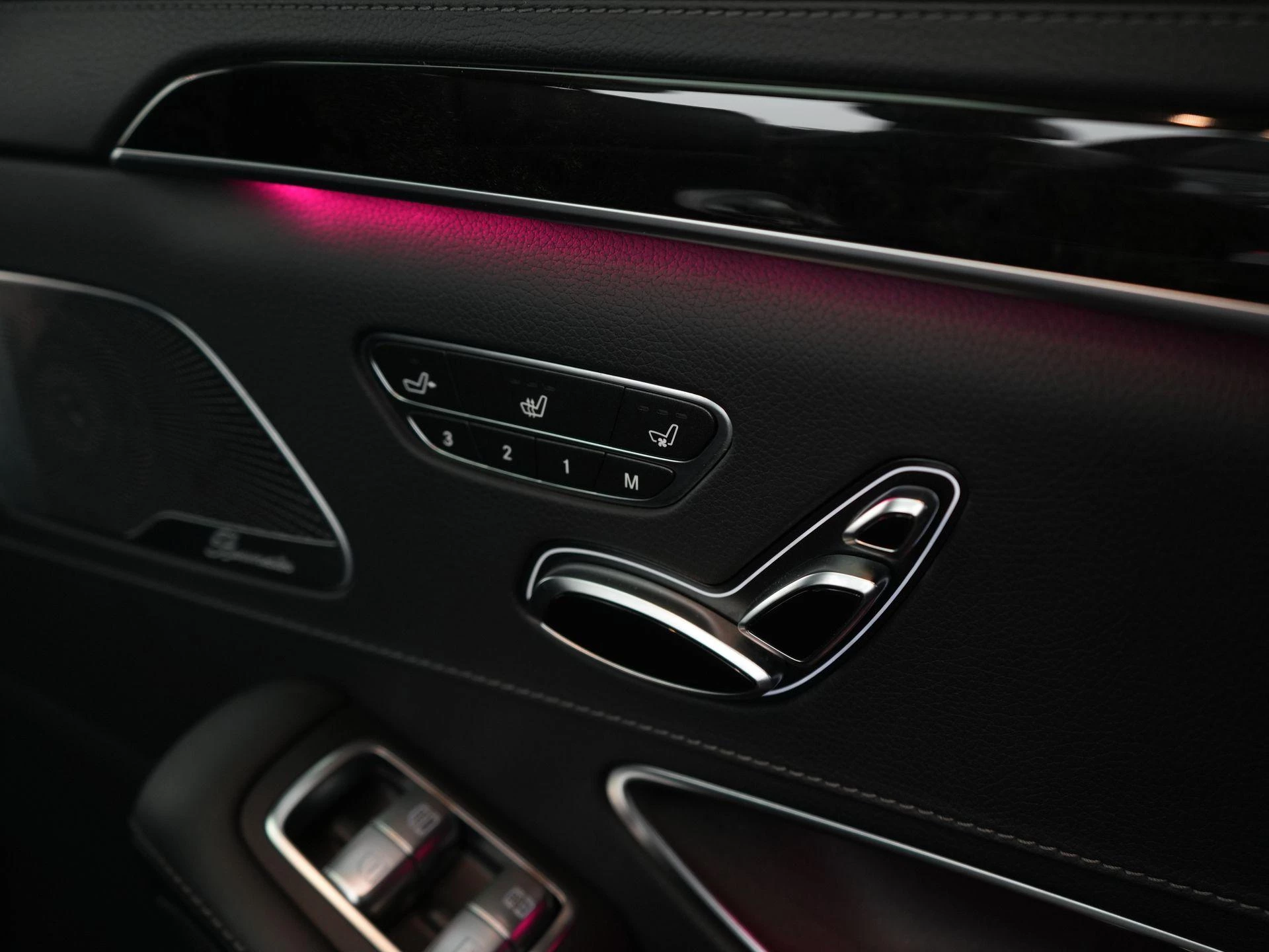 Mercedes-Benz-S-Klasse-image-34