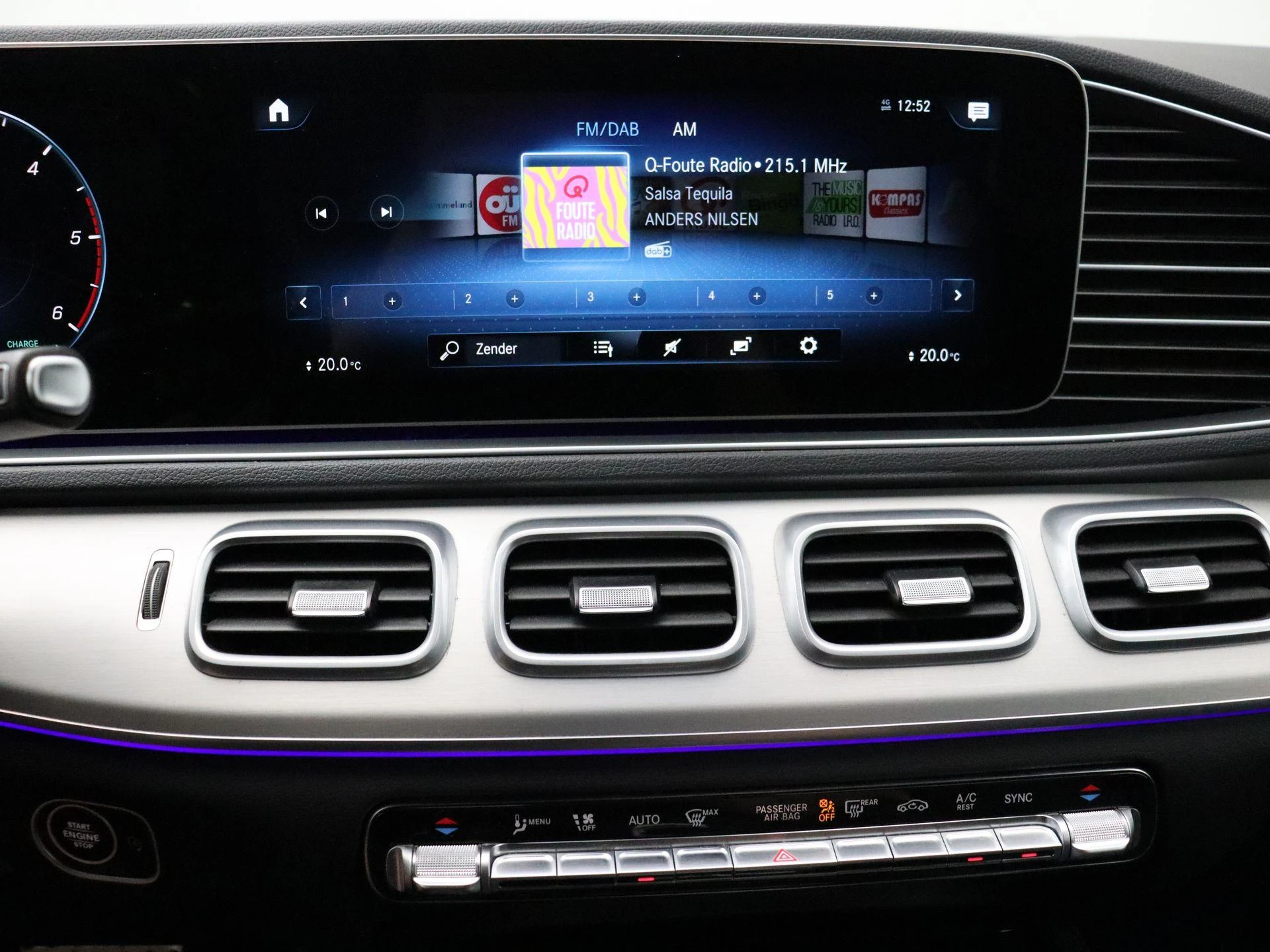 Mercedes-Benz-GLE-image-16