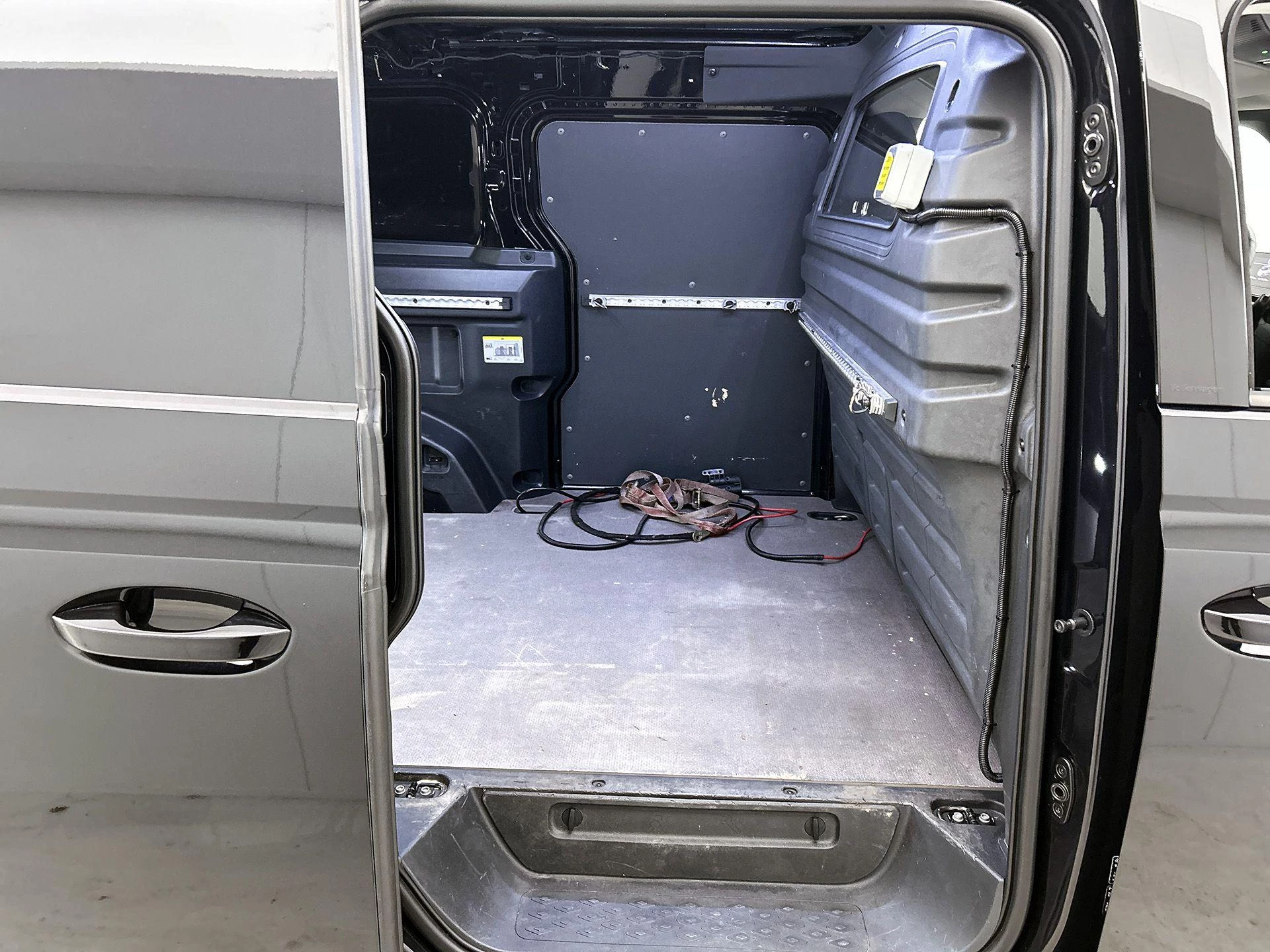 Volkswagen-ID. Buzz Cargo-image-27