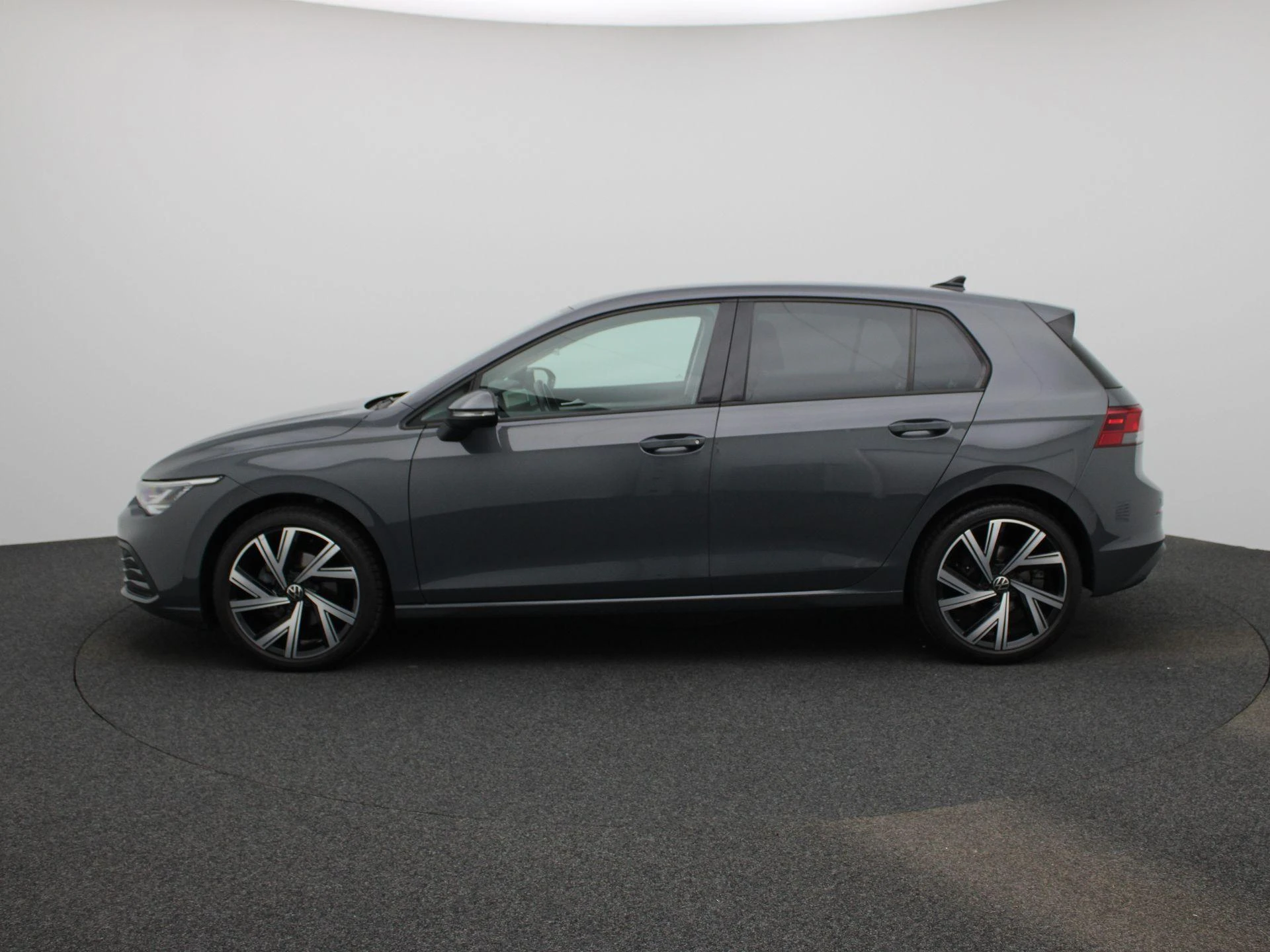 Volkswagen-Golf-image-3