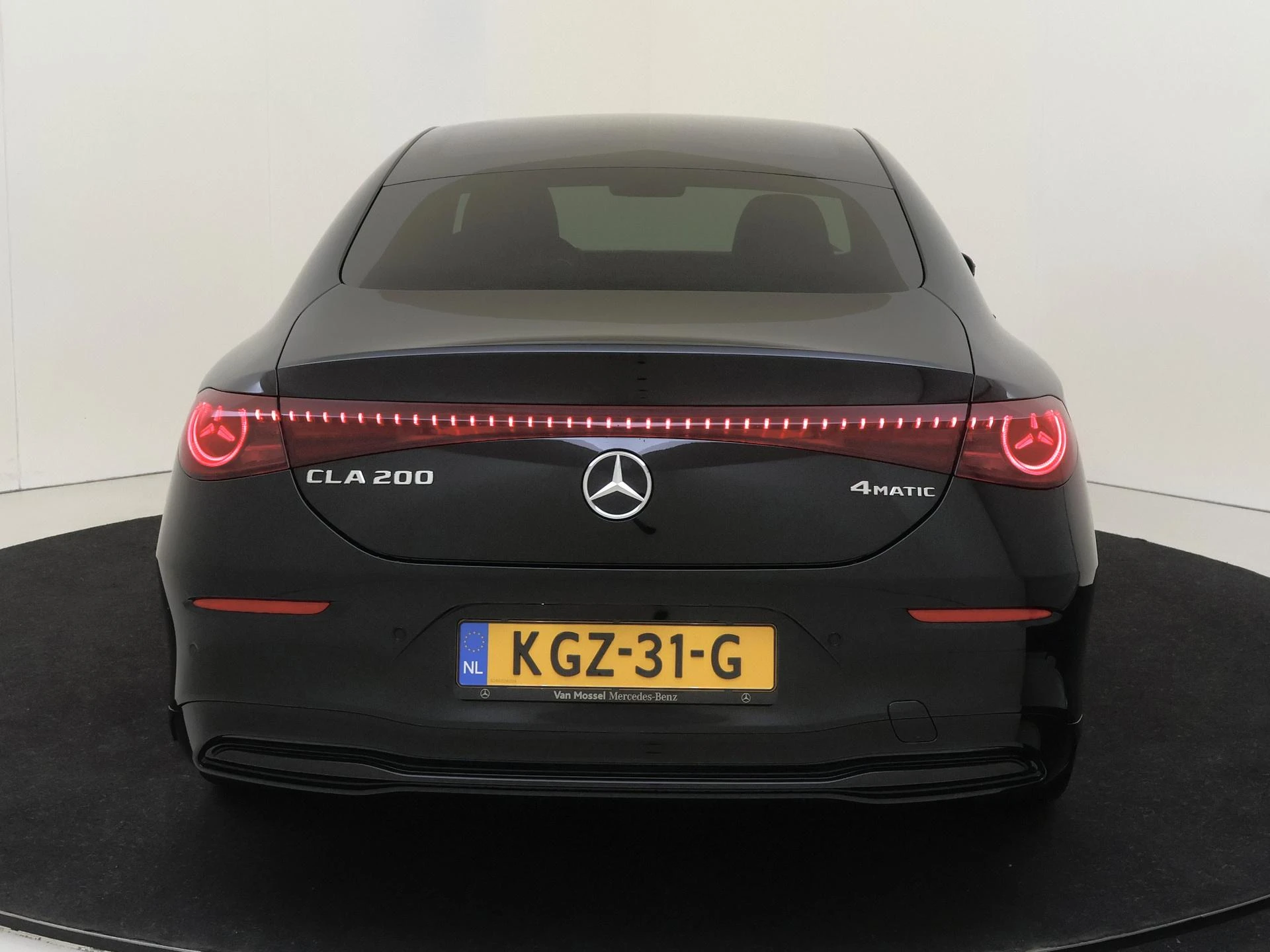 Mercedes-Benz-CLA-image-5