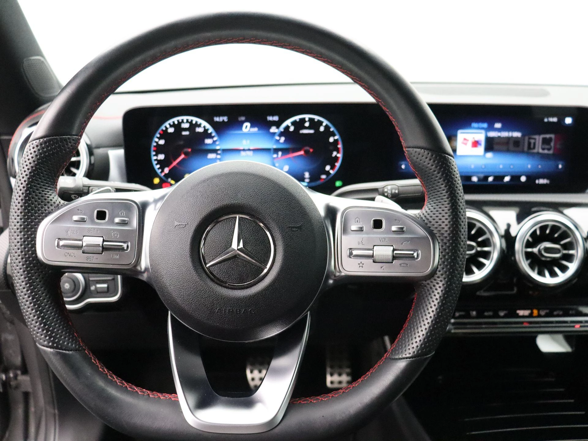 Mercedes-Benz CLA 180 AMG Line SHOOTING BRAKE