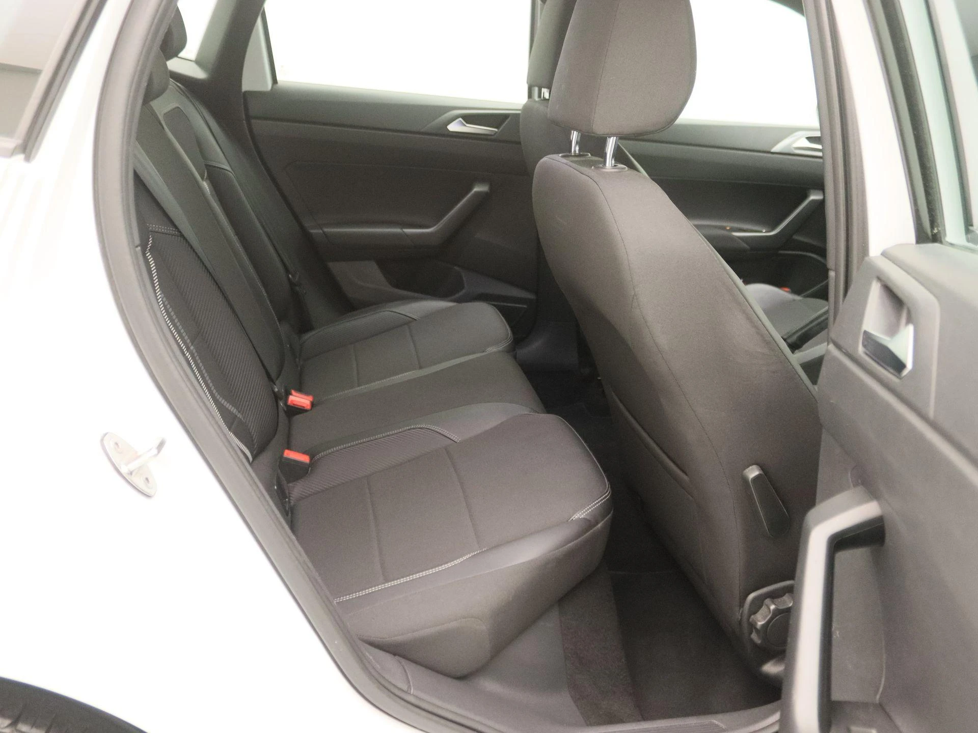 Volkswagen-Polo-image-23