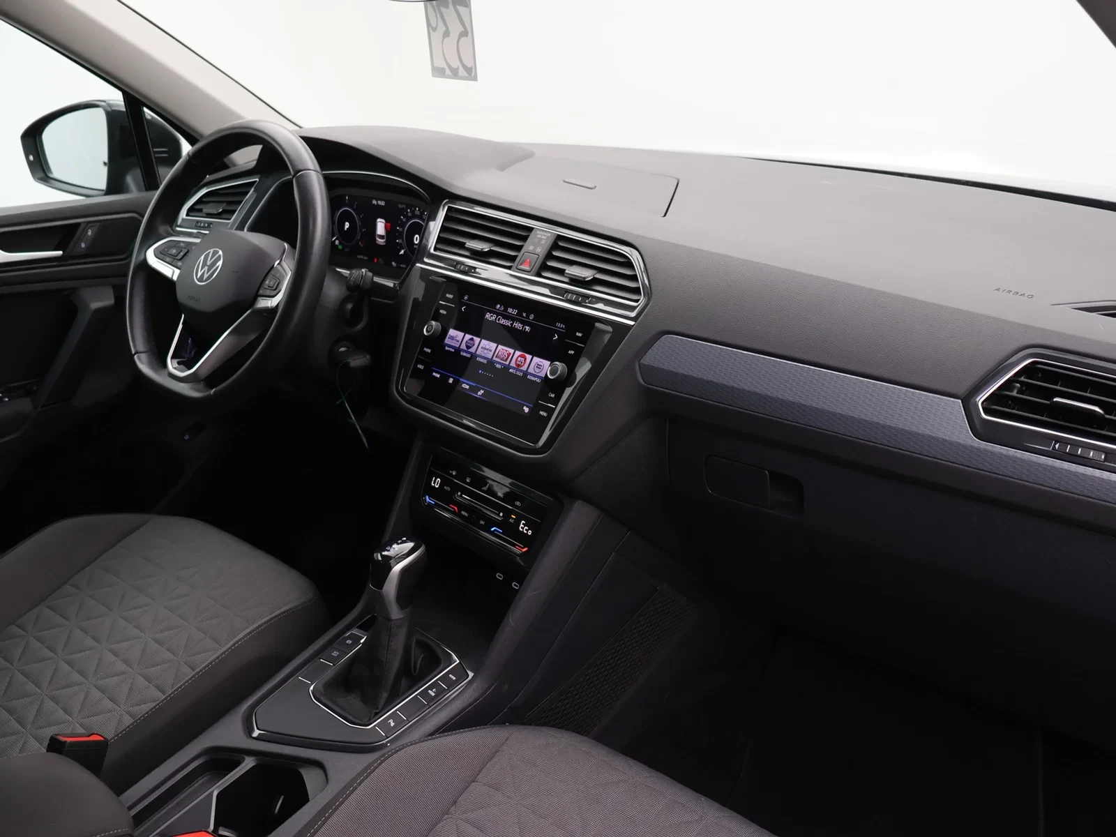 Volkswagen-Tiguan-image-2