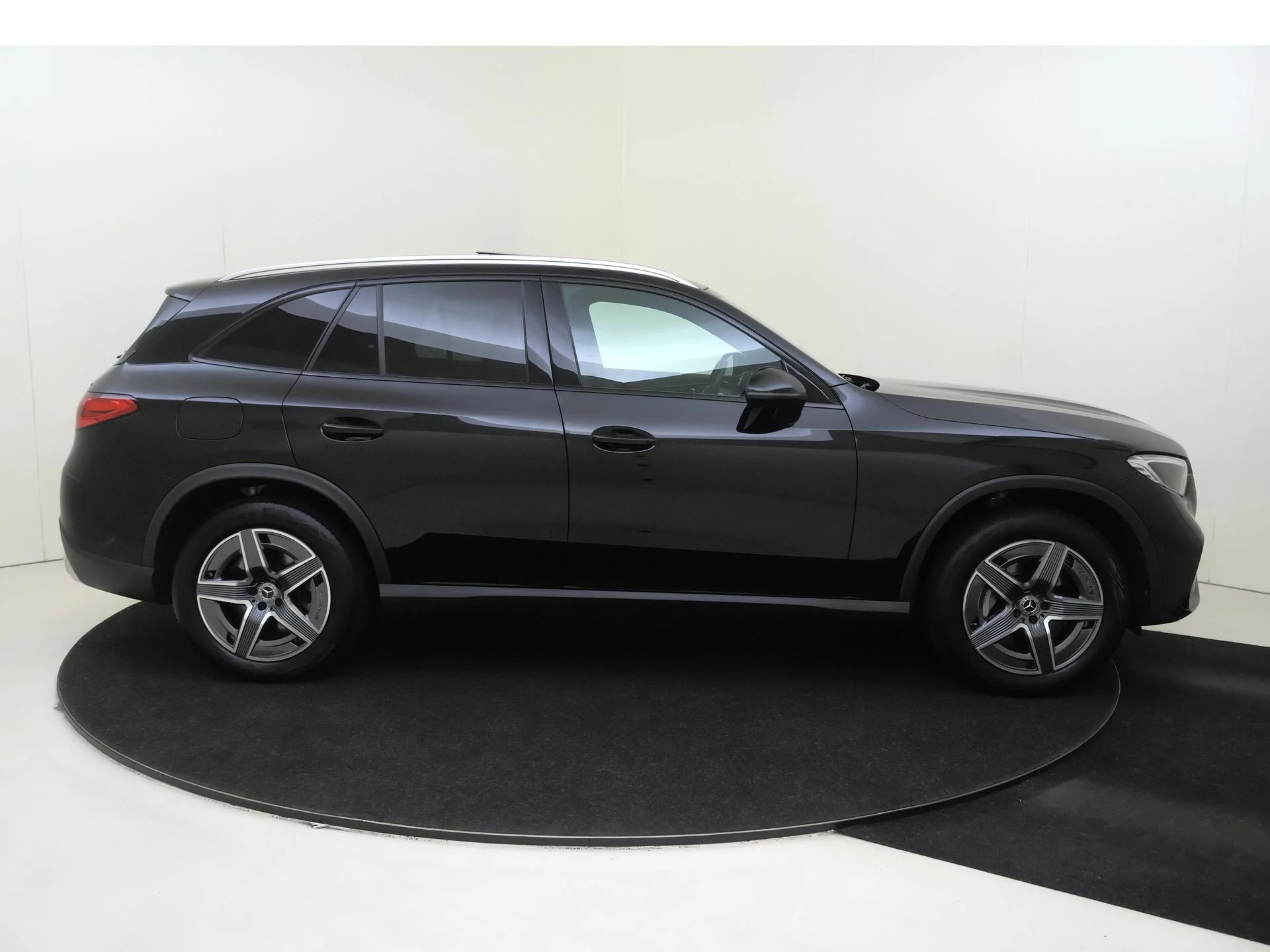 Mercedes-Benz GLC 300e 4MATIC AMG Line