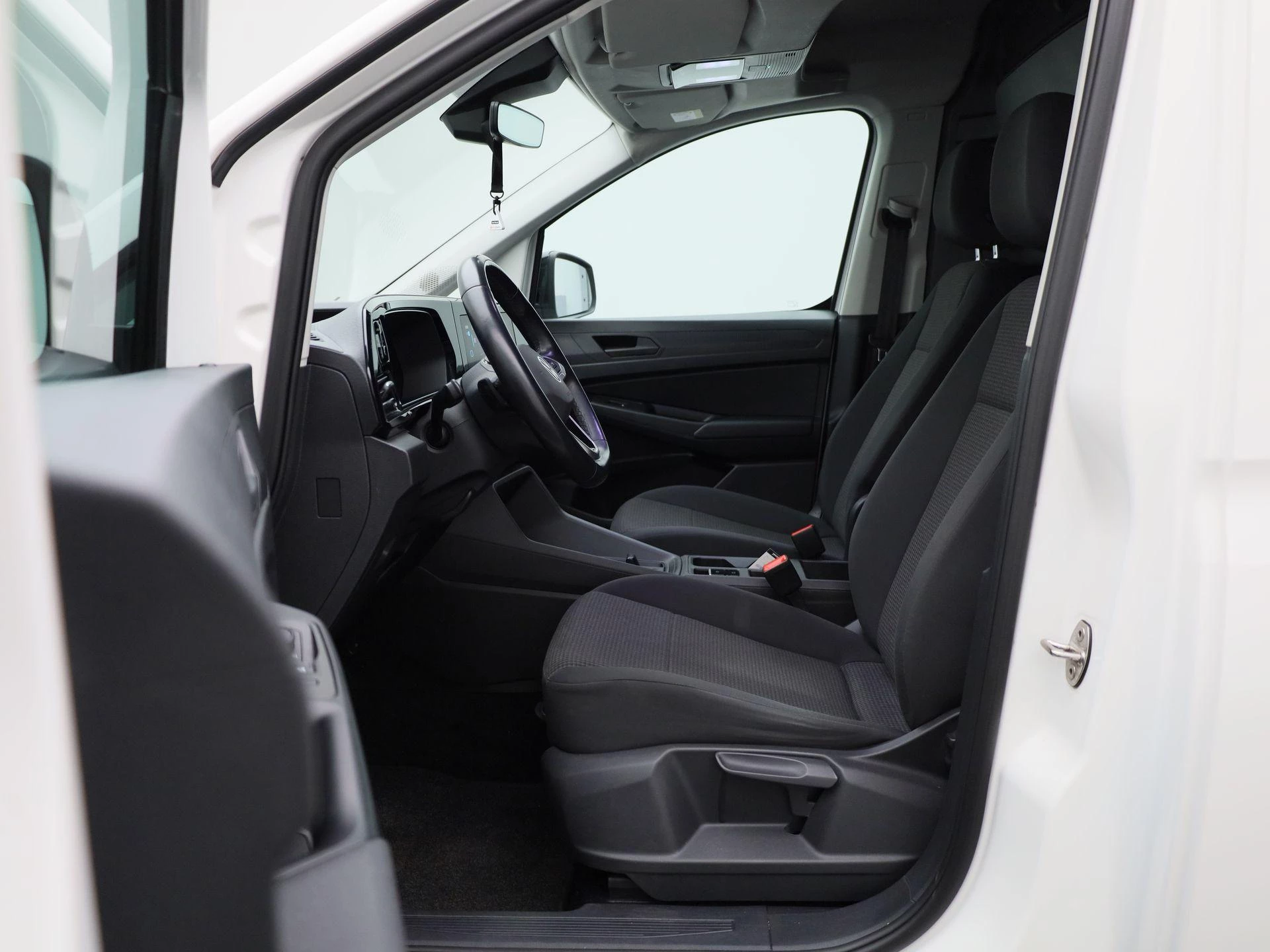 Volkswagen-Caddy-image-10