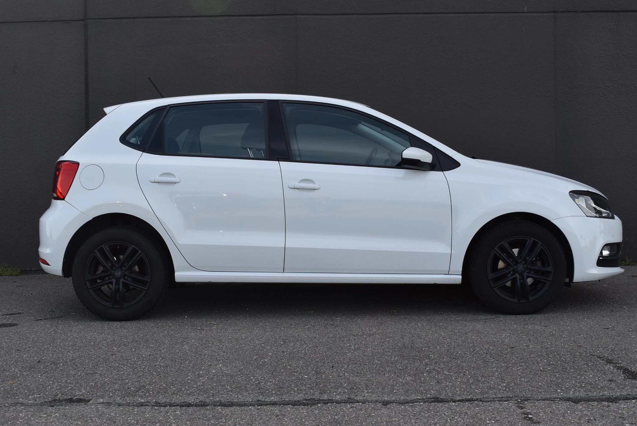 Volkswagen-Polo-image-7