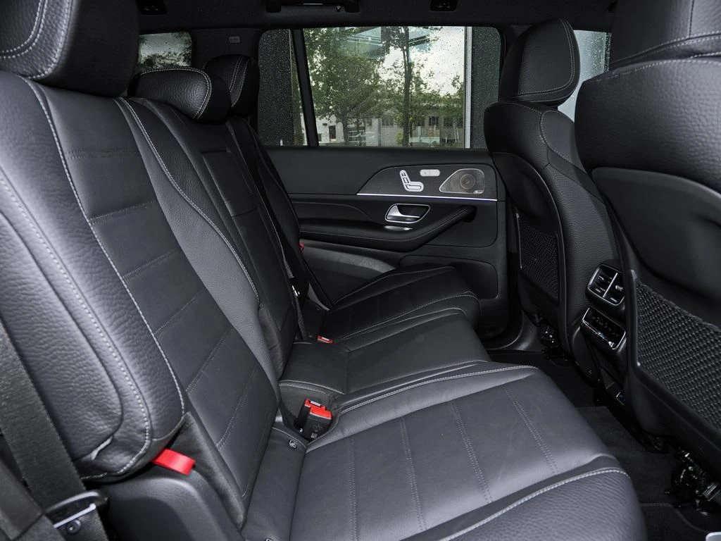 Mercedes-Benz-GLS 450 d-image-14