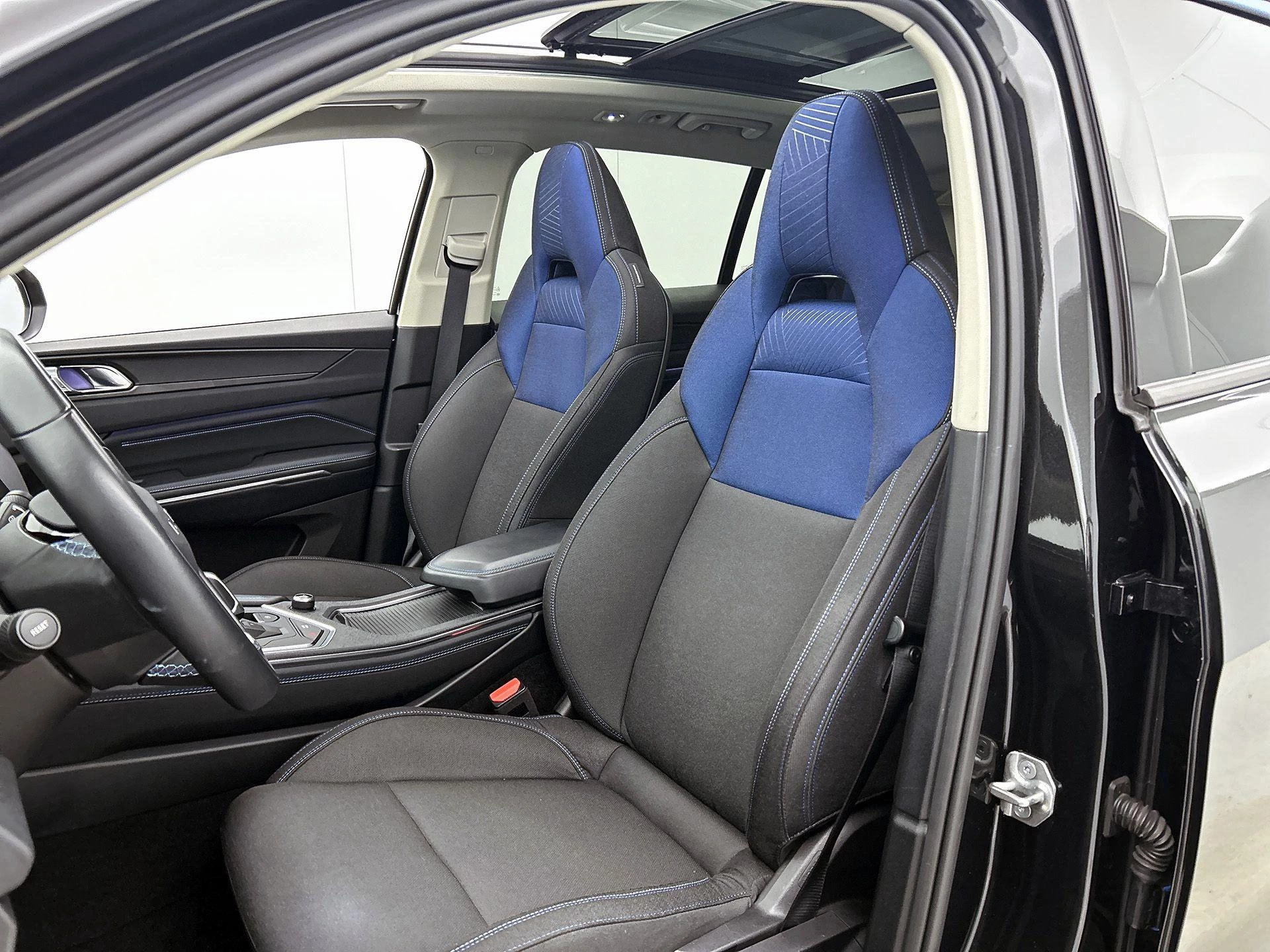 Lynk & Co-01-image-41