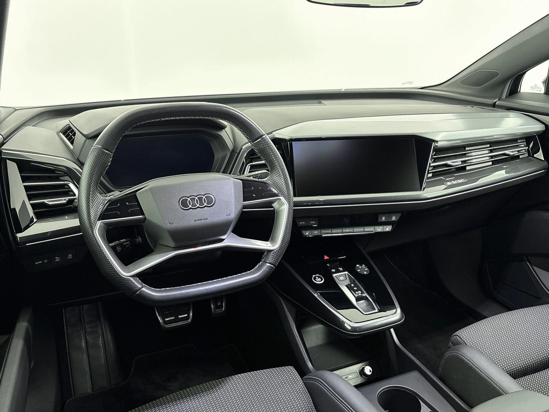 Audi-Q4 e-tron-image-18