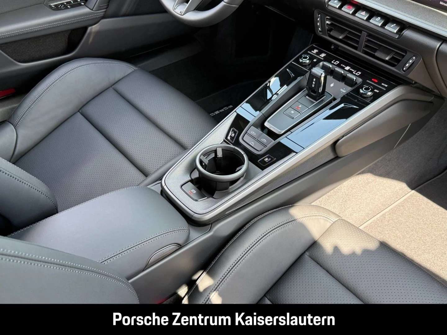 Porsche 911 992 Carrera Cabrio Liftsystem-VA Sportabgas carrera