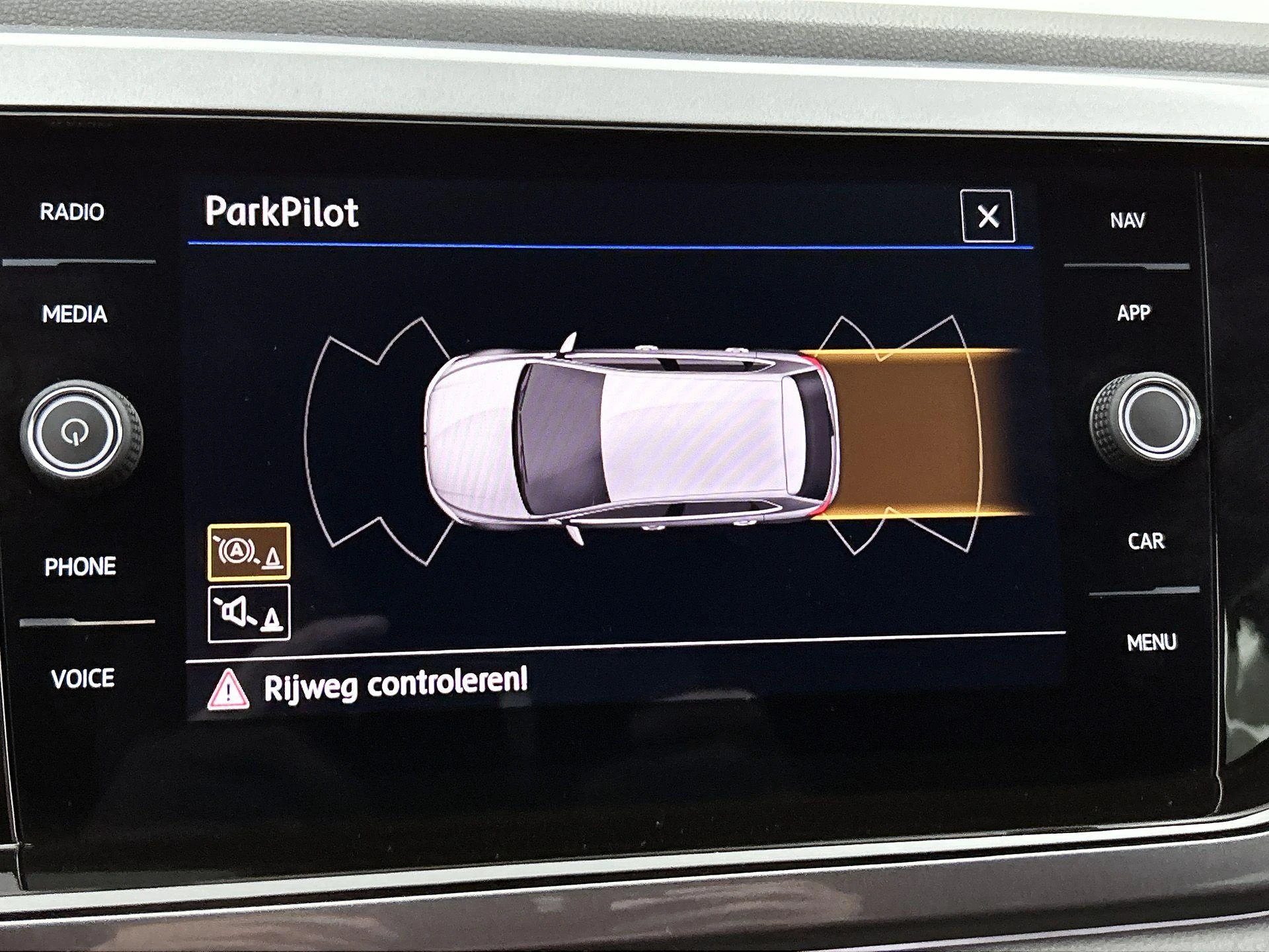 Volkswagen-Polo-image-14