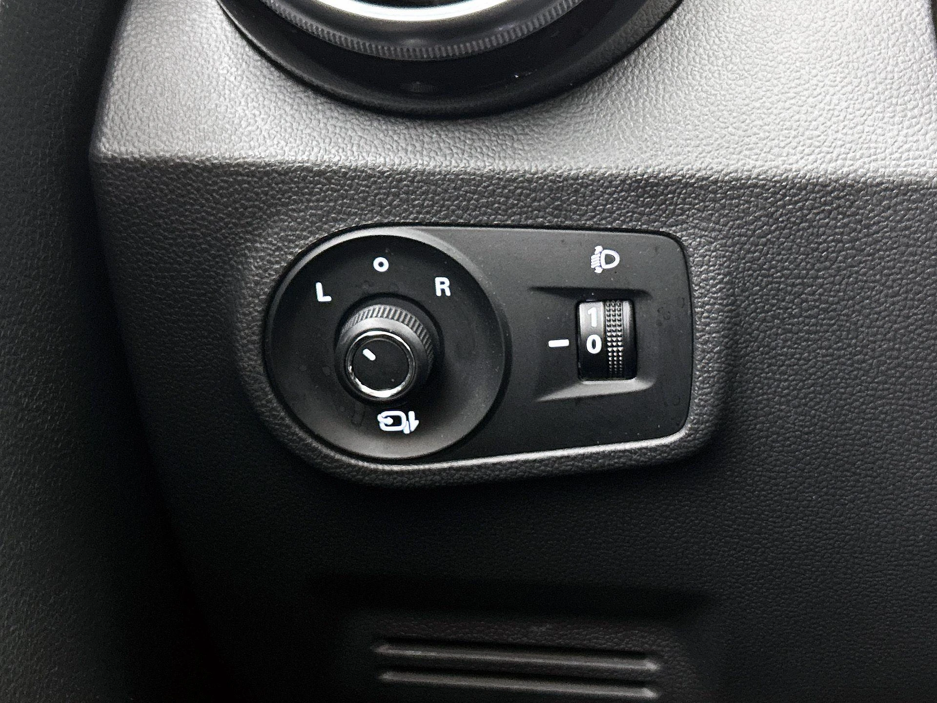 MG-ZS EV-image-15