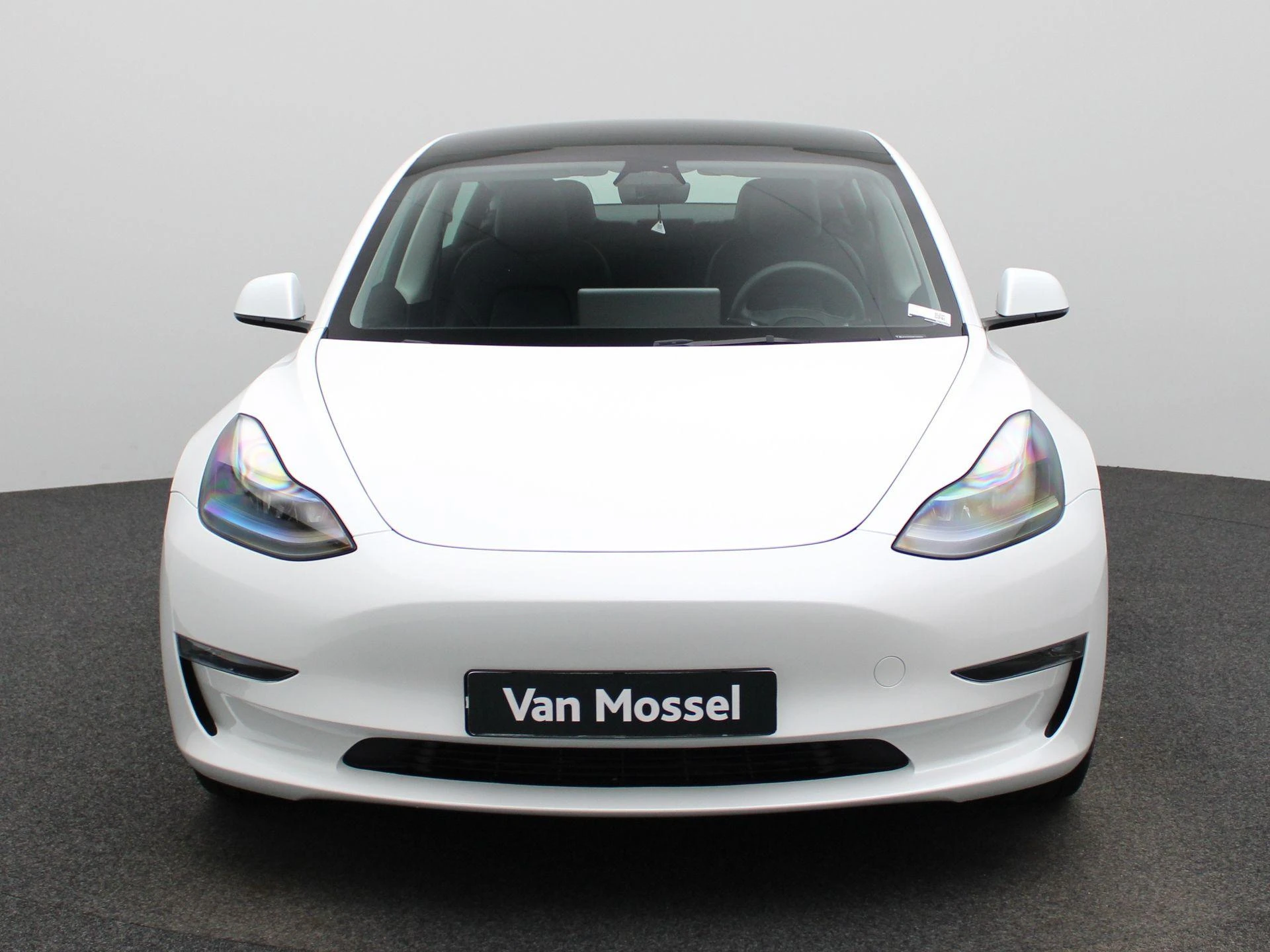 Tesla-Model 3-image-2