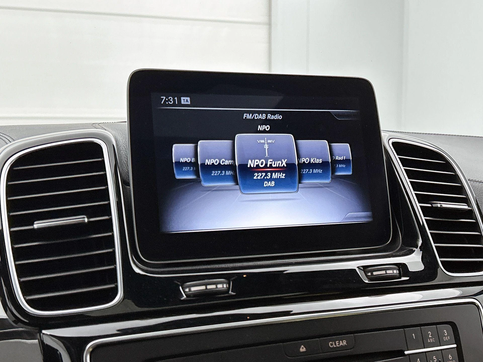 Mercedes-Benz-GLE-image-6