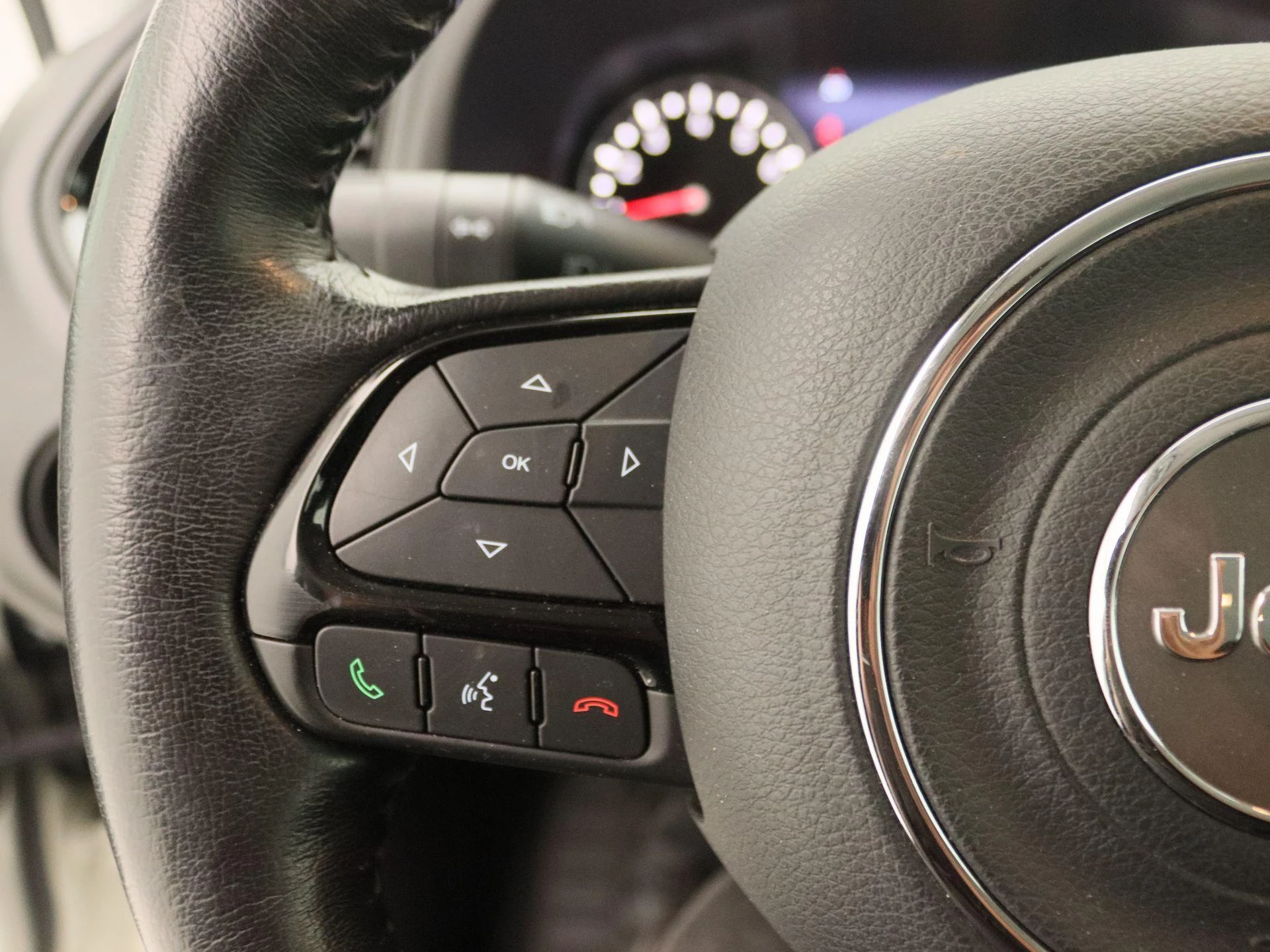 Jeep-Renegade-image-15