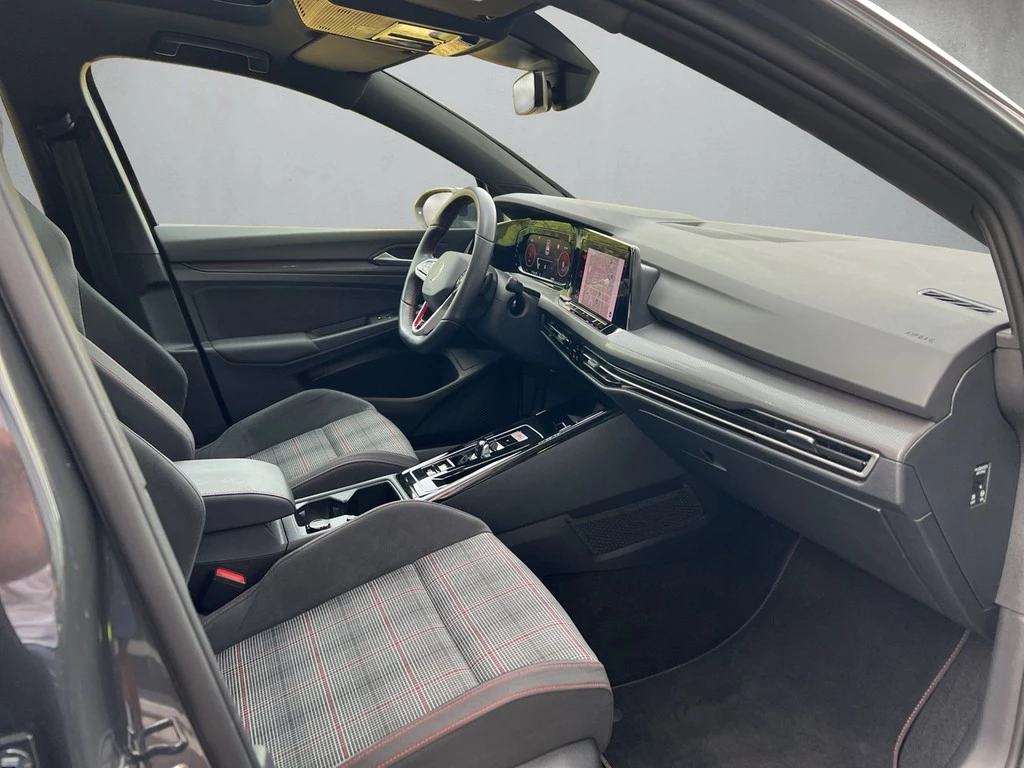 Volkswagen Golf VIII Lim. 2.0 GTI DSG GTI *Matrix*Pano*AHK*