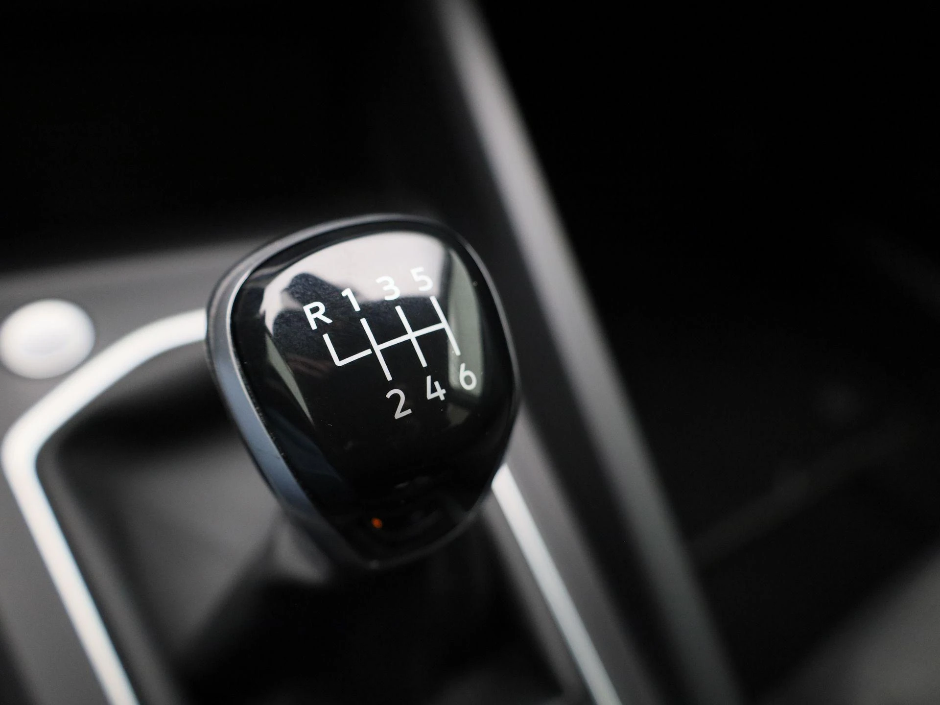 Volkswagen-Golf-image-22