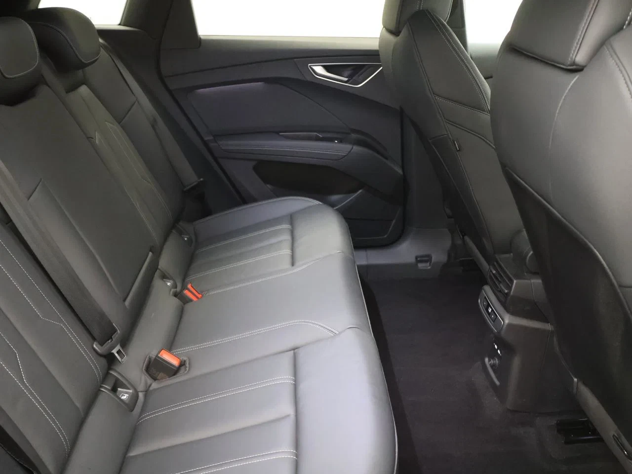 Audi-Q4 e-tron-image-18