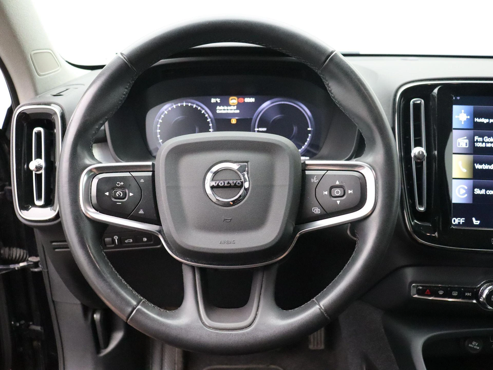 Volvo-XC40-image-11