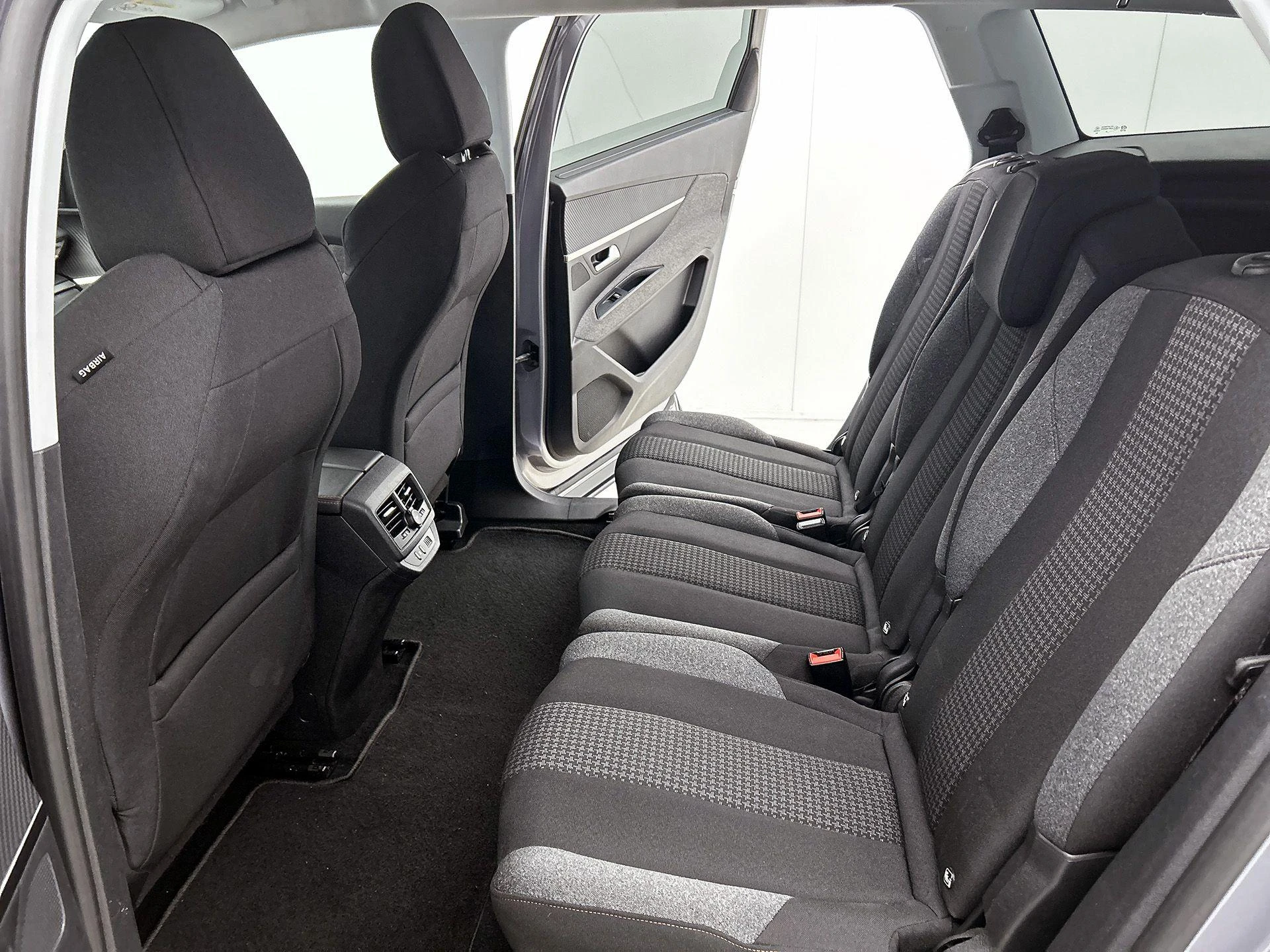 Peugeot-5008-image-26