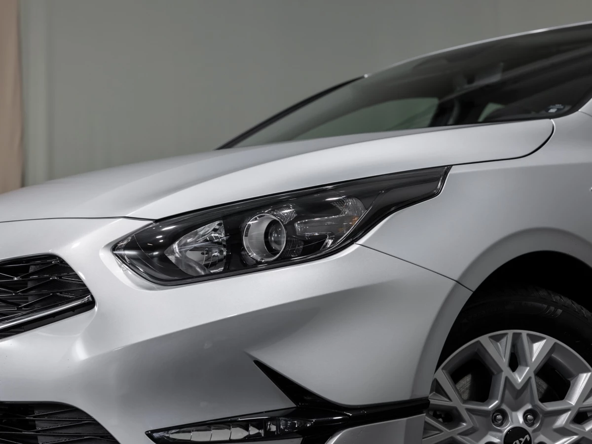 Kia Ceed Vision 1.5 T-GDI Auto | SHZ | LMF | RFK | Navi | AC | LRHZ | GRA