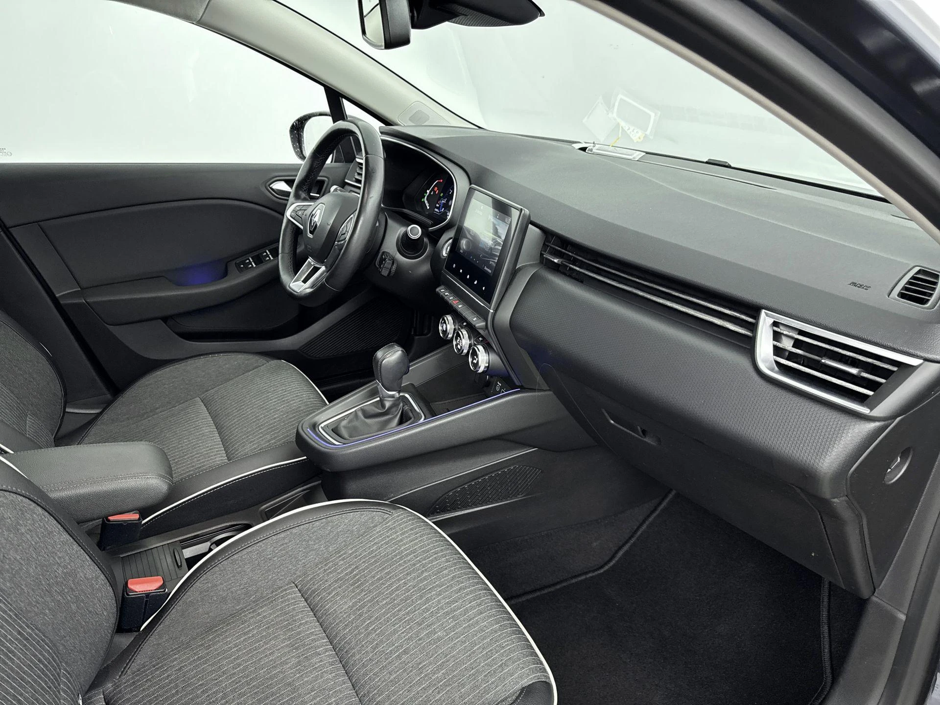 Renault-Clio-image-17