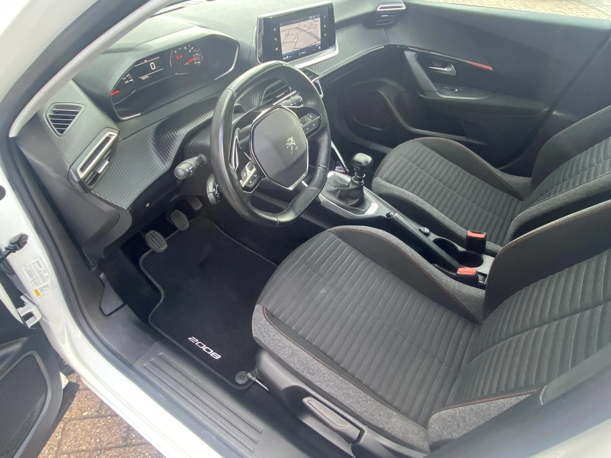 Peugeot-2008-image-7