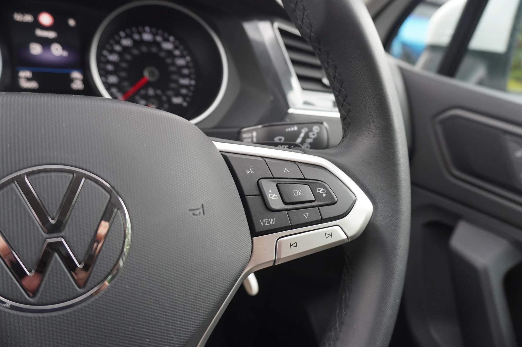 Volkswagen-Tiguan-image-22