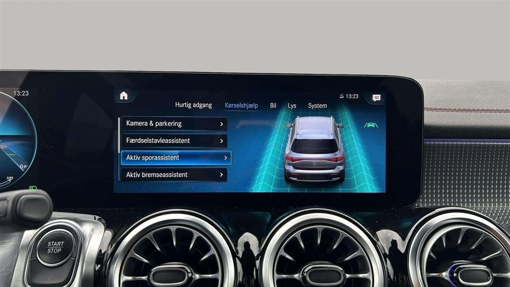 Mercedes-Benz-EQB-image-17